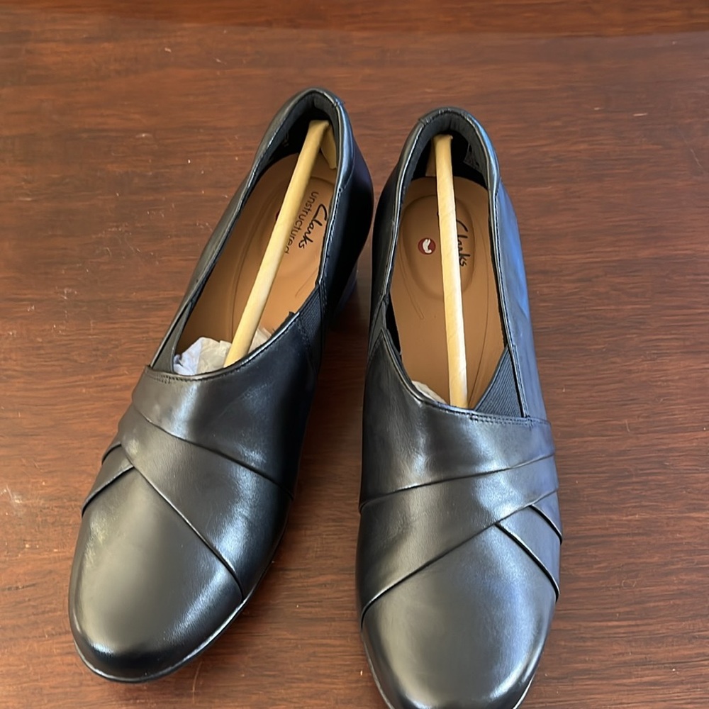 Clarks black leather shoes, size 7.5